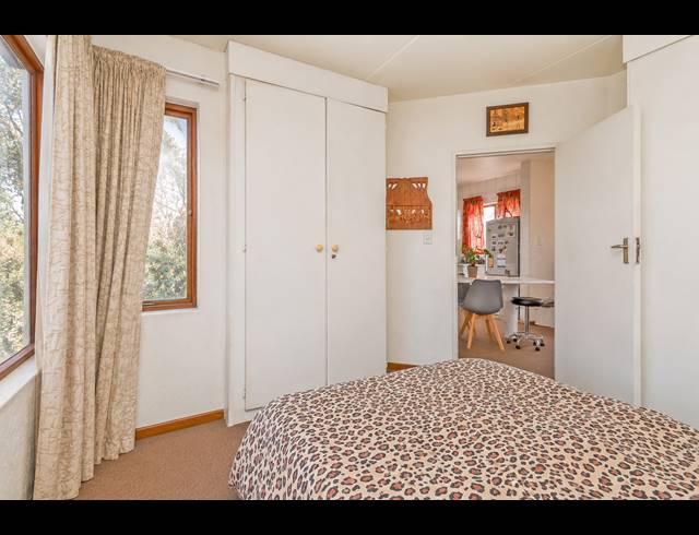 1 BEDROOM APARTMENT FOR SALE IN ELTONHILL